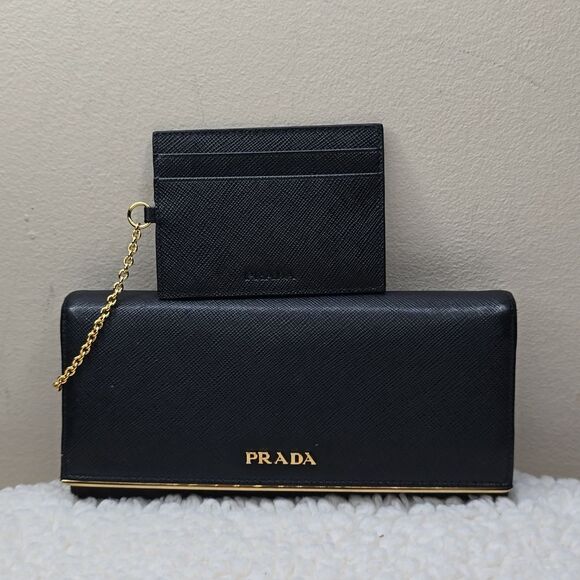 Prada Leather wallet with detachable badge holder/ card holder - Picture 1 of 11